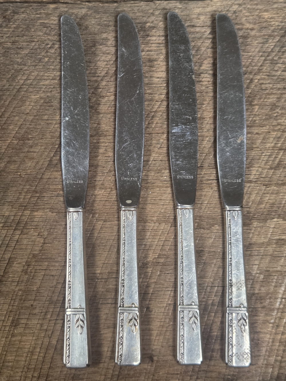 Vintage (4) Oneida Prestige Grenoble Silverplate Table Knife Knives ~ Bin RR
